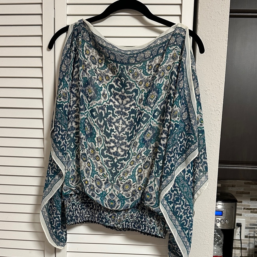 Elegant Teal and Gray Patterned Blouse